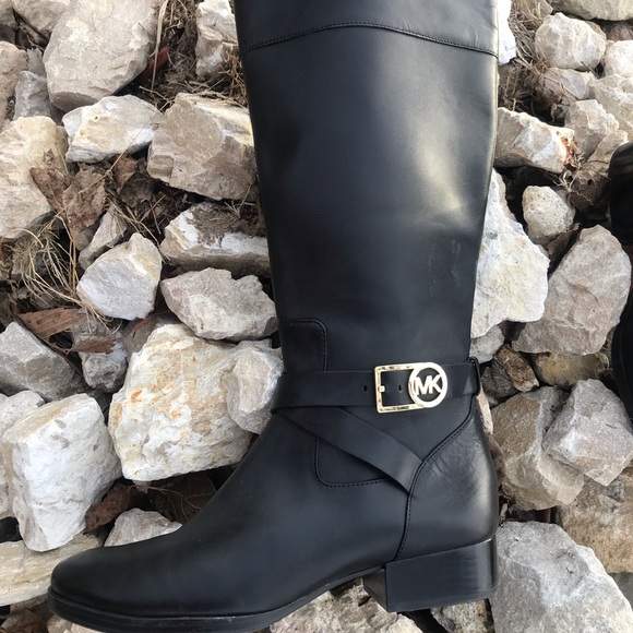 NWT, Michael Kors black boots. Size:9 / Length 15” w/ code no. SH18G - Picture 7 of 16